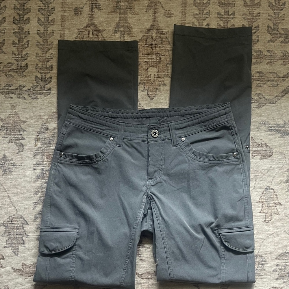 Kuhl Straight Leg Cargo Pants in Charcoal Gray